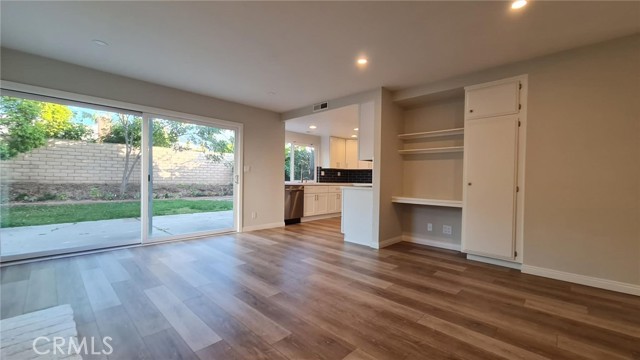 Detail Gallery Image 5 of 23 For 15432 Alsace Cir, Irvine,  CA 92604 - 4 Beds | 2/1 Baths