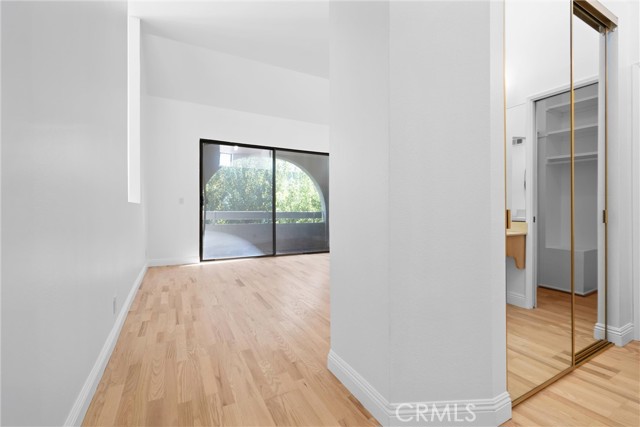 5335 White Oak Avenue, Encino CA: https://media.crmls.org/medias/5a490f0f-dc84-4a54-9395-7eedff54387a.jpg