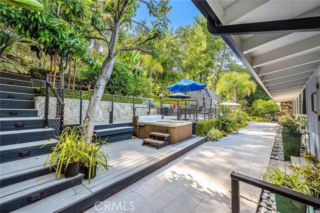 3521 Stonewood Drive, Sherman Oaks CA: https://media.crmls.org/medias/5a49a8db-4725-43bc-a54b-8895edfac43e.jpg
