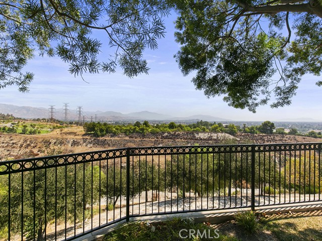Detail Gallery Image 3 of 25 For 15617 Odyssey Dr #31,  Granada Hills,  CA 91344 - 2 Beds | 2 Baths