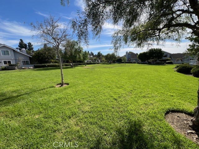 Detail Gallery Image 11 of 26 For 48 Lakeshore #2,  Irvine,  CA 92604 - 3 Beds | 2/1 Baths