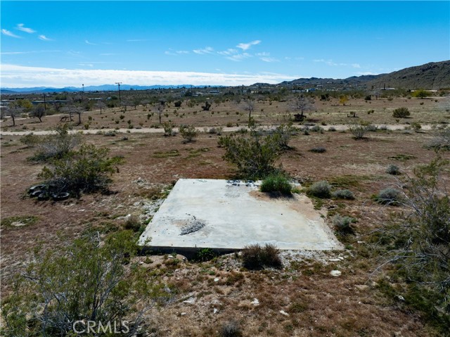 Detail Gallery Image 4 of 24 For 55138 Lilac, Landers,  CA 92285 - – Beds | – Baths