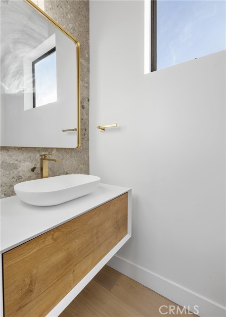 Detail Gallery Image 8 of 17 For 528 N Flores St #101,  West Hollywood,  CA 90048 - 2 Beds | 2/1 Baths