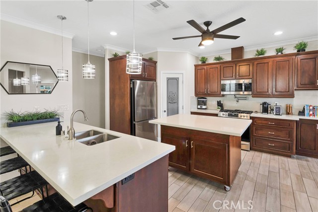 13699 Spring Valley Parkway, Victorville CA: https://media.crmls.org/medias/5a4b8a4a-8d93-453a-a217-418be087a391.jpg