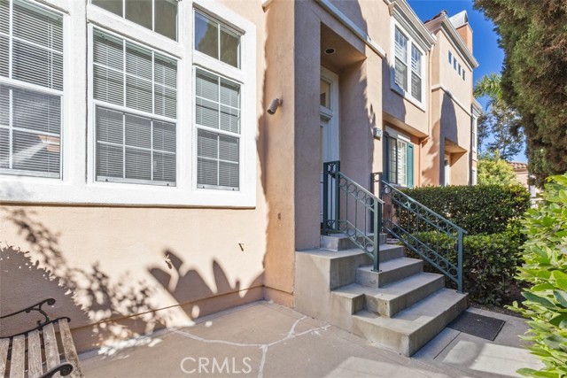 Detail Gallery Image 29 of 45 For 10 Bettoni Aisle, Irvine,  CA 92606 - 3 Beds | 2/1 Baths