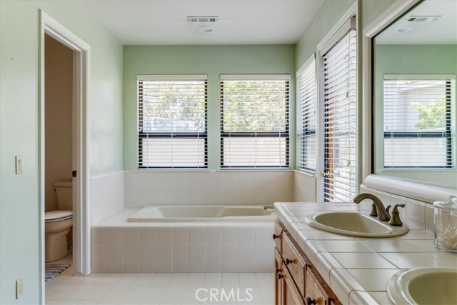 5619 Tamarisk Way, San Luis Obispo CA: https://media.crmls.org/medias/5a4c30b0-350a-4e89-810a-e4cf7088f9b0.jpg
