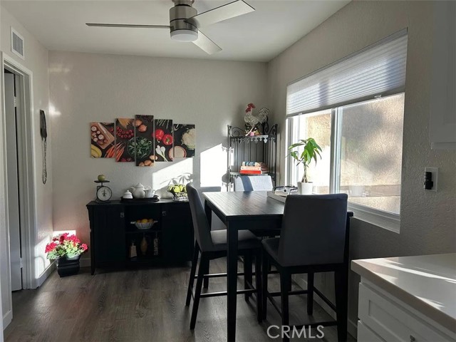 Detail Gallery Image 5 of 17 For 590 Wendy Ln, Costa Mesa,  CA 92627 - 2 Beds | 2/1 Baths