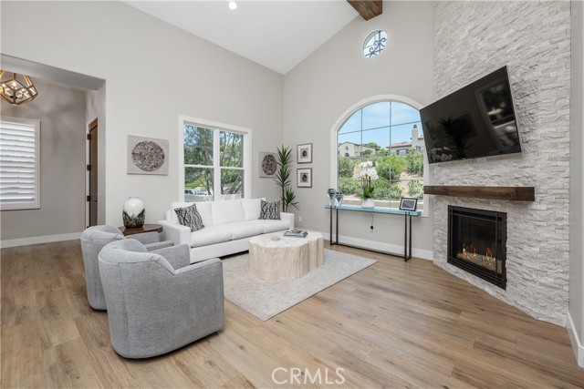 8126 Santaluz Village N, San Diego CA: https://media.crmls.org/medias/5a4d1523-7a37-46d4-b4c9-0359ac65d571.jpg
