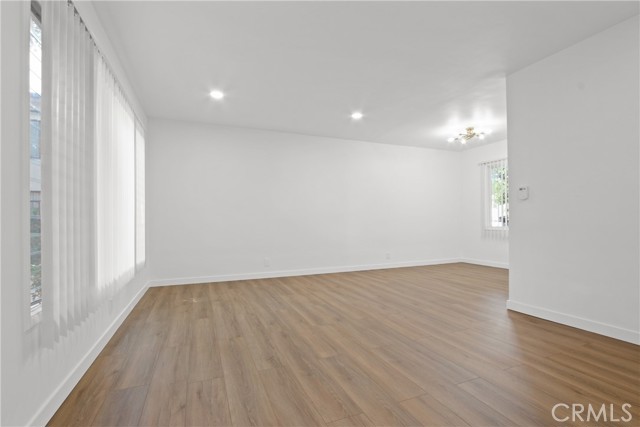 1118 S Fairfax Avenue, Los Angeles CA: https://media.crmls.org/medias/5a4d4bbd-650f-4674-9eb6-c0fc6ee714b7.jpg
