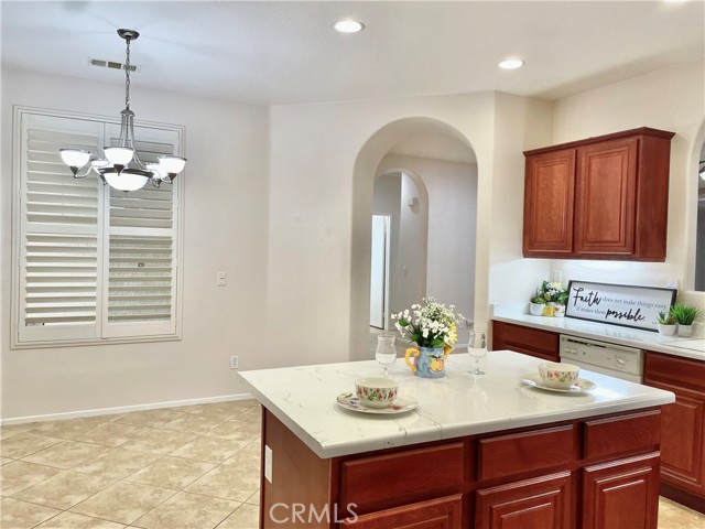 Detail Gallery Image 11 of 50 For 13953 Tawney Ridge Ln, Victorville,  CA 92394 - 4 Beds | 2 Baths