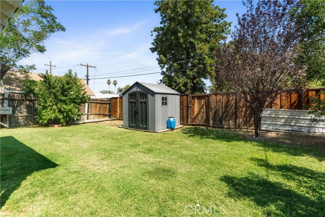 518 Lincoln Avenue, Bakersfield CA: https://media.crmls.org/medias/5a50aa00-0f69-4558-8087-a7c7af325383.jpg