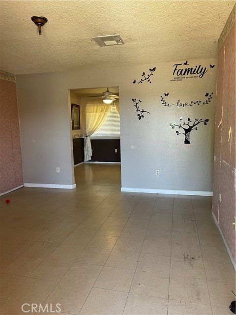 13499 Amigo Avenue, Parlier CA: https://media.crmls.org/medias/5a51006b-a698-411f-be2a-091eaf9969e4.jpg
