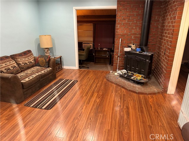 Detail Gallery Image 10 of 23 For 12122 Utah, South Gate,  CA 90280 - 2 Beds | 1 Baths