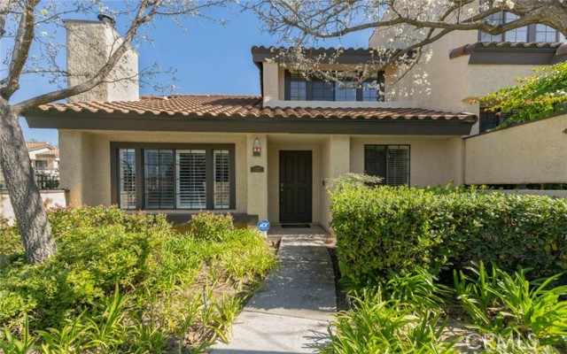 Detail Gallery Image 1 of 30 For 1202 Monte Sereno Dr, Thousand Oaks,  CA 91360 - 2 Beds | 2/1 Baths
