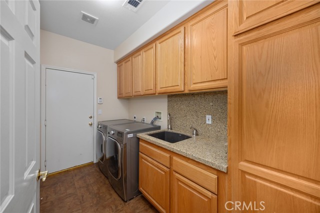 5675 W Overlook Drive, Rancho Cucamonga CA: https://media.crmls.org/medias/5a52703f-59cc-49c2-af72-7dd2ee00d518.jpg