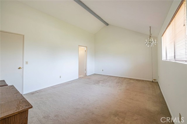 Detail Gallery Image 8 of 27 For 17530 Tulsa St, Granada Hills,  CA 91344 - 5 Beds | 3/1 Baths