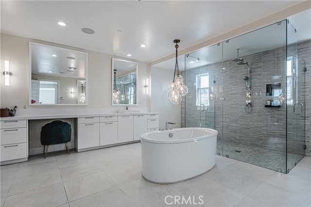 20532 W Birmingham Way, Porter Ranch CA: https://media.crmls.org/medias/5a53c682-8e41-4cb9-ab20-f0a50e25aec3.jpg