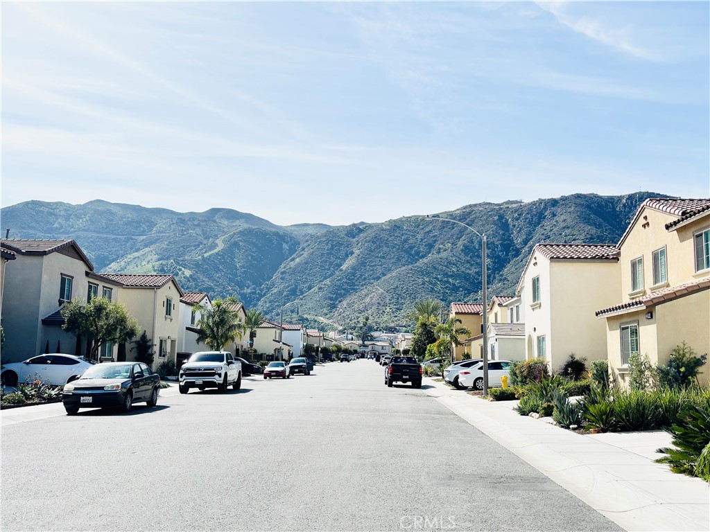 https://media.crmls.org/medias/5a546d01-07c8-44e7-89d2-61346b8f1110.jpg?preset=X-Large