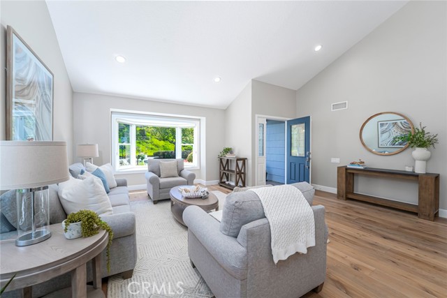 Image 9 of 63 For 3 Taylor Place