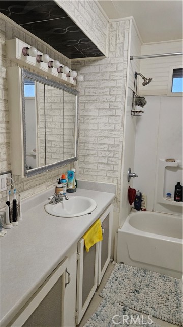 Detail Gallery Image 6 of 11 For 4080 W 1st St #114,  Santa Ana,  CA 92703 - 2 Beds | 2 Baths