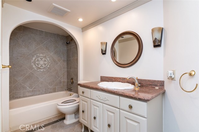345 Pioneer Drive, 1705 photo 18