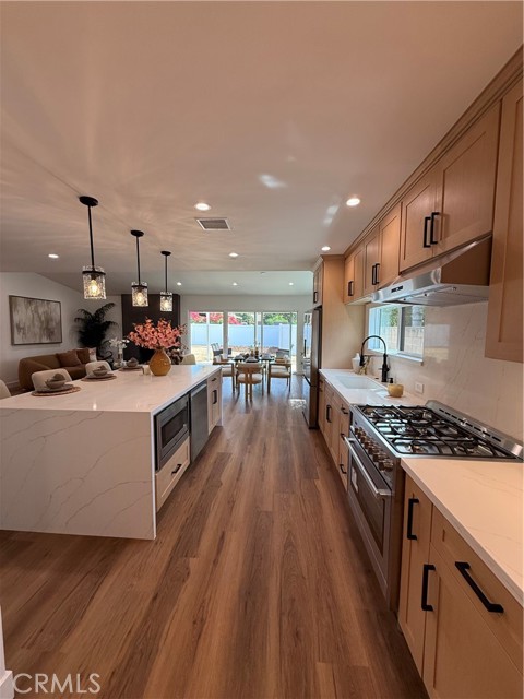 Detail Gallery Image 13 of 40 For 6902 Lasaine Ave, Lake Balboa,  CA 91406 - 3 Beds | 2 Baths