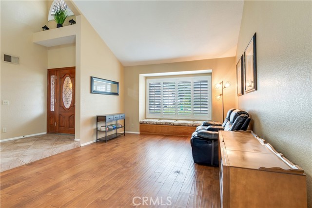 1305 Harvest Circle, Corona CA: https://media.crmls.org/medias/5a57048d-23d8-419e-9a01-a1fc7a3907de.jpg
