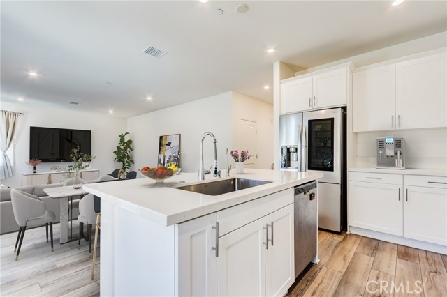 972 W Jasmine Way, Rialto CA: https://media.crmls.org/medias/5a57e478-e89e-44ae-b284-07660c2530a0.jpg