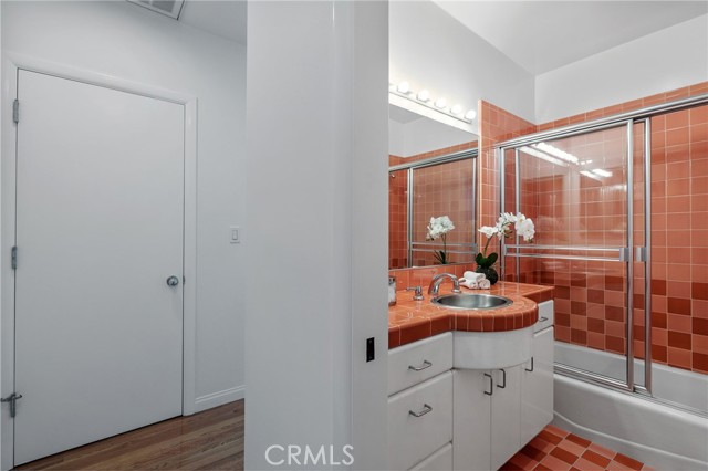 2704 Laurel Avenue, Manhattan Beach, California 90266, 4 Bedrooms Bedrooms, ,4 BathroomsBathrooms,Residential,Sold,Laurel,SB22216035