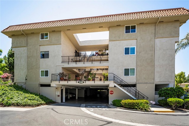 2385 Via Mariposa, Laguna Woods CA: https://media.crmls.org/medias/5a59fa69-50b0-42f5-8b25-e7833f399fd2.jpg