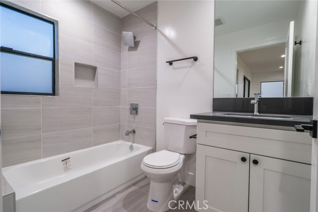 Detail Gallery Image 32 of 36 For 4649 Pickford, Los Angeles,  CA 90019 - 4 Beds | 4 Baths