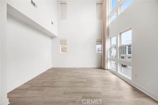 Detail Gallery Image 16 of 28 For 157 Creation St, Irvine,  CA 92618 - 5 Beds | 5 Baths