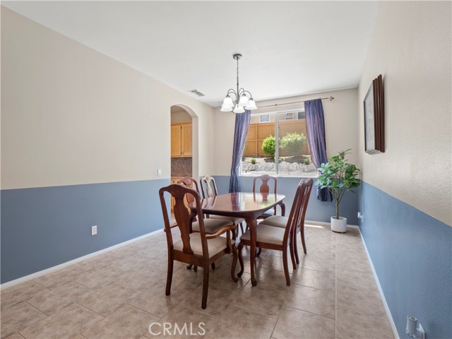 Detail Gallery Image 4 of 40 For 26332 Oakdale Canyon Ln, Canyon Country,  CA 91387 - 5 Beds | 3 Baths