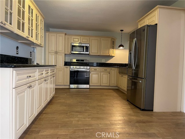 Detail Gallery Image 4 of 20 For 27515 Boston Dr, Menifee,  CA 92586 - 2 Beds | 2 Baths