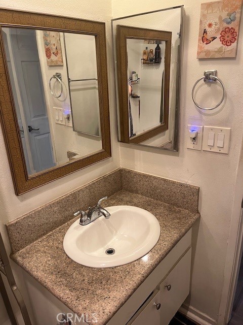 18307 BURBANK Boulevard # 41, Tarzana (los Angeles), California 91356, 2 Bedrooms Bedrooms, ,2 BathroomsBathrooms,Residential,For Sale,18307 BURBANK Boulevard # 41,CRSR24222104