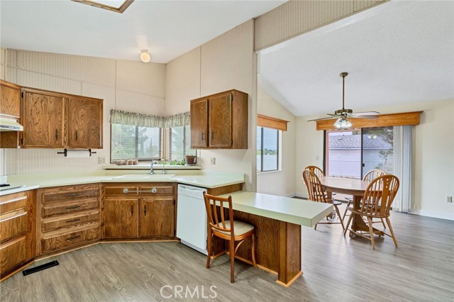 Detail Gallery Image 4 of 19 For 24800 Cornstalk Rd., Wildomar,  CA 92595 - 3 Beds | 2 Baths