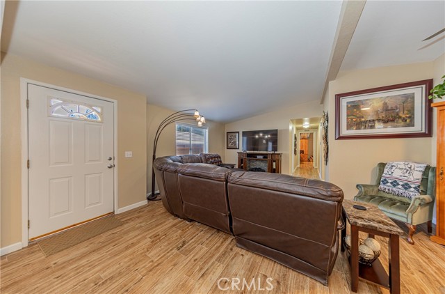 Detail Gallery Image 13 of 43 For 39737 Road 274, Bass Lake,  CA 93604 - 3 Beds | 2 Baths