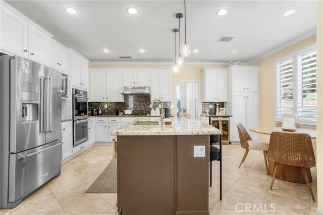 Detail Gallery Image 4 of 30 For 586 Grass Valley St, Simi Valley,  CA 93065 - 4 Beds | 3 Baths