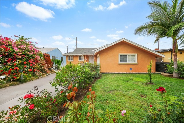 Detail Gallery Image 2 of 32 For 2612 Manhattan Beach Bld, Gardena,  CA 90249 - 3 Beds | 2 Baths