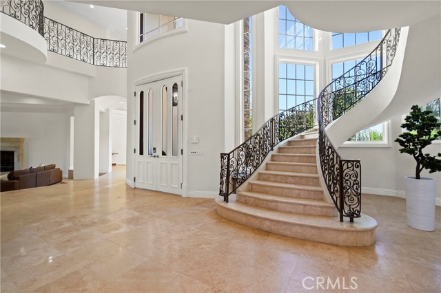 13320 Mulholland Drive, Beverly Hills CA: https://media.crmls.org/medias/5a5ec280-a61e-4fb3-adcf-5e7c5d5919cc.jpg