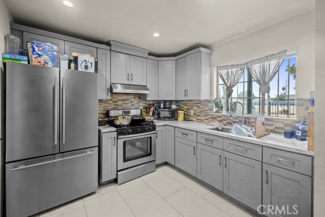 Detail Gallery Image 12 of 23 For 116 N Holly Ave, Compton,  CA 90221 - 2 Beds | 1 Baths