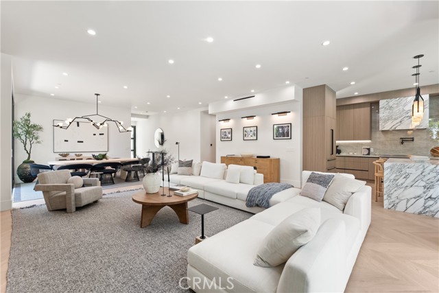 4205 Agnes Avenue, Studio City CA: https://media.crmls.org/medias/5a6051db-218d-4ddd-8748-1e307d40a9f0.jpg