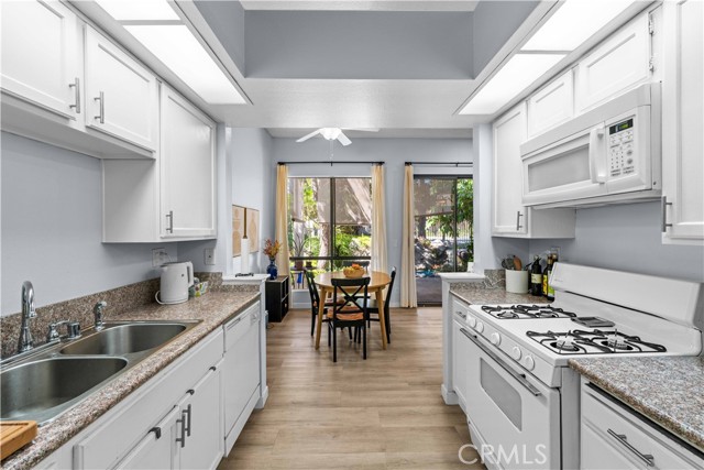 Detail Gallery Image 3 of 12 For 4900 N Grand #131, Covina,  CA 91724 - 2 Beds | 2 Baths