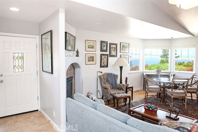 Detail Gallery Image 5 of 48 For 1888 Saint James Rd, Cambria,  CA 93428 - 3 Beds | 2/1 Baths