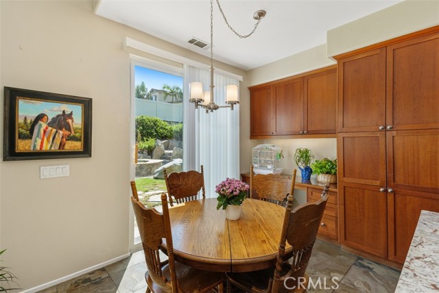 Detail Gallery Image 16 of 45 For 17648 Fan Palm Ln, Riverside,  CA 92503 - 4 Beds | 2 Baths
