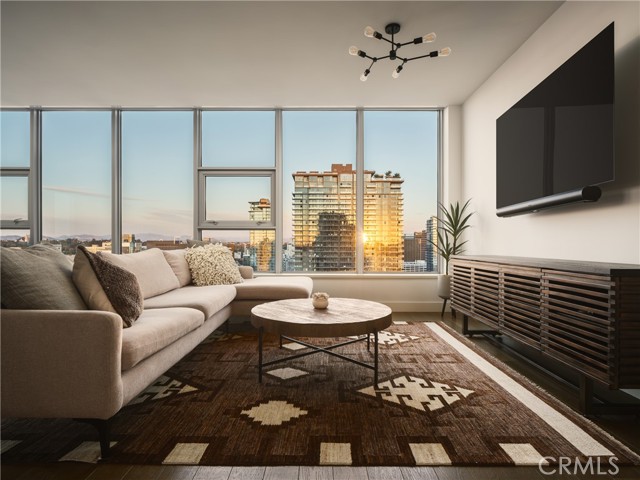 Detail Gallery Image 5 of 50 For 1388 Kettner Bld #2803,  San Diego,  CA 92101 - 2 Beds | 2 Baths