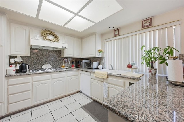 Image 4 of 72 For 6266 Shaker  