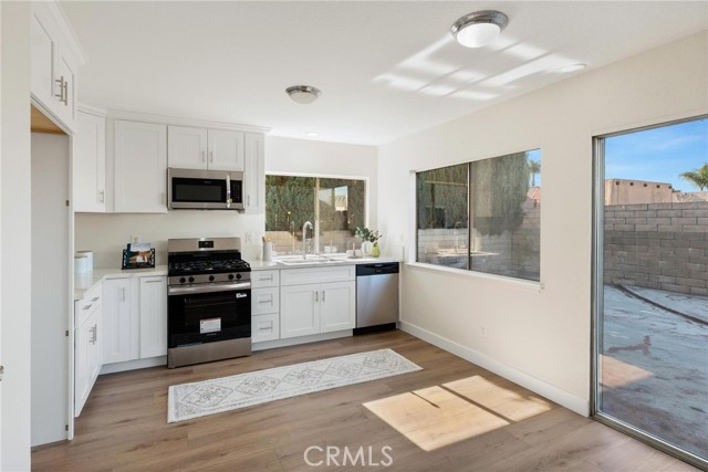 Detail Gallery Image 4 of 36 For 13262 Ballestros Ave, Chino,  CA 91710 - 3 Beds | 2 Baths