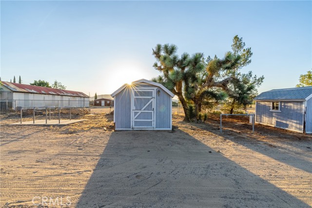 Detail Gallery Image 61 of 73 For 2755 W Avenue N, Palmdale,  CA 93551 - 5 Beds | 3/1 Baths