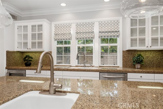 20 Townsend, Irvine CA: https://media.crmls.org/medias/5a6188dd-c545-4481-8eb8-857bc3bc2de5.jpg